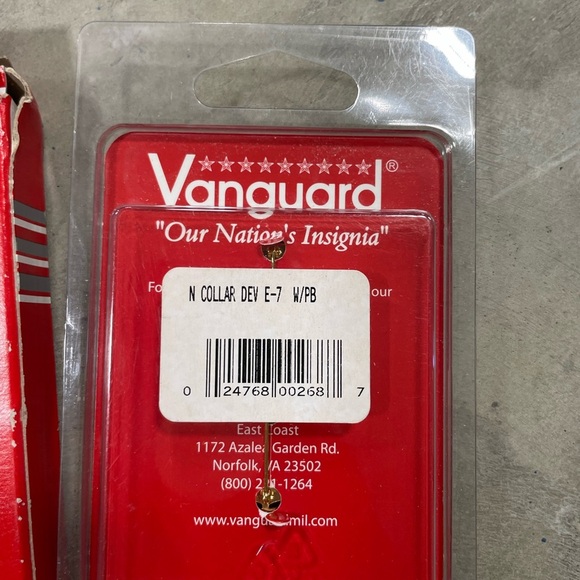 Vanguard United States Navy Lot of 4 pins NEW Military Anchor Star Shine - Picture 4 of 6